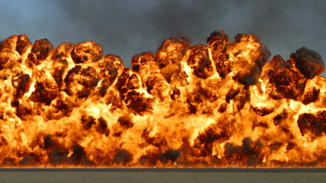 消息：伊拉克驻亲伊朗武装组织的基地遭“炸弹袭击”