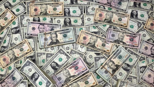 US dollar trims losses vs euro, yen after jobs data - Channel News Asia (Picture 2)