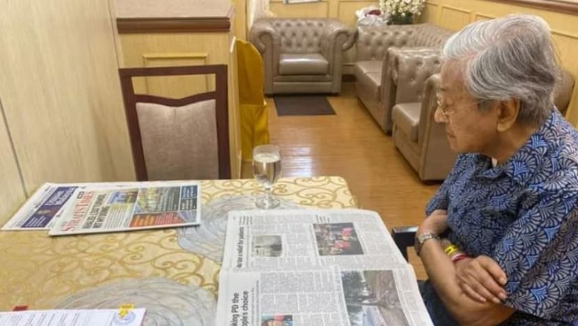 Dr Mahathir dibenar keluar dari Institut Jantung Negara selepas lebih sebulan dirawat