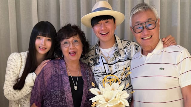 林俊杰女友七七现身警察局报案，火速登上热搜！