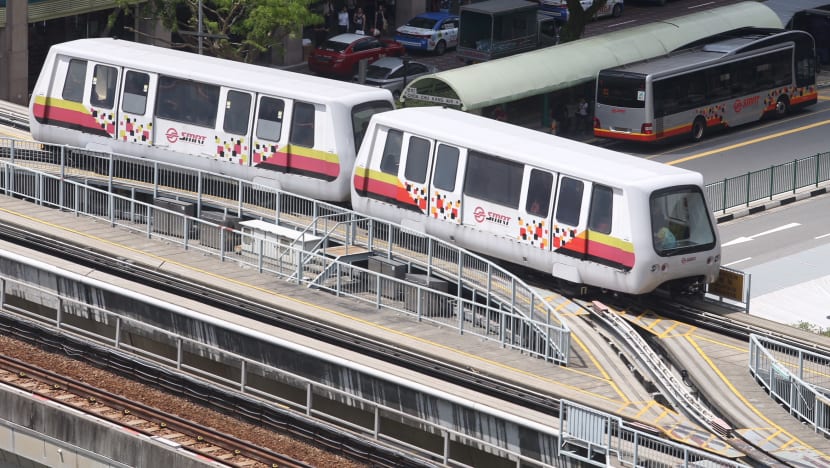 SMRT apologises for Bukit Panjang LRT train fault; commuters evacuated after 40-minute wait