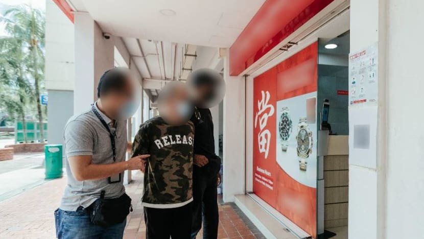 46-year-old man nabbed after allegedly using knife to rob Woodlands pawnshop of S$24,400 cash, jewellery