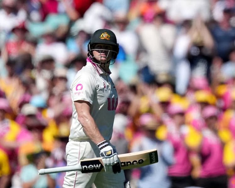 Bangladesh bowl out Australia for 198 in first test