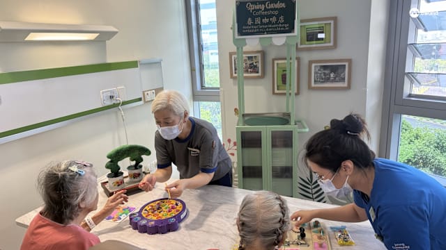 裕廊社区医院通过艺术项目 助失智症患者唤起回忆