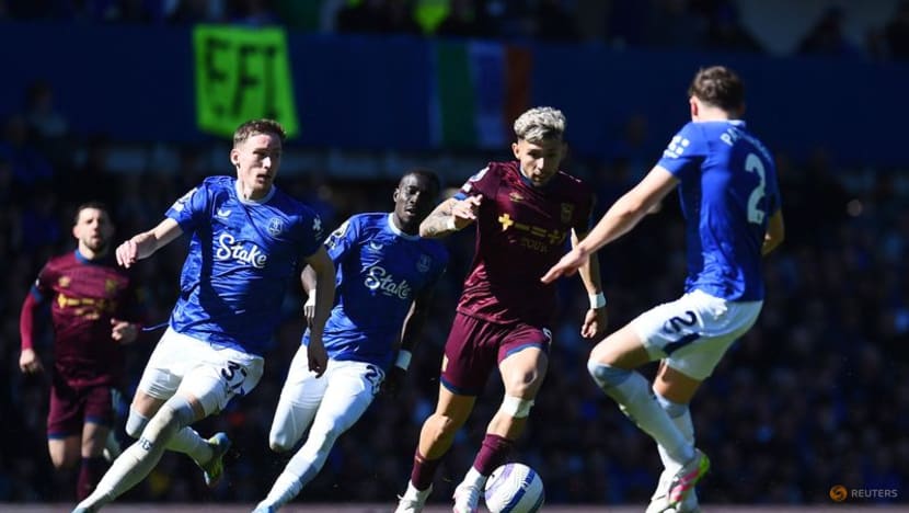 Ipswich rally from two goals down to draw 2-2 at Everton