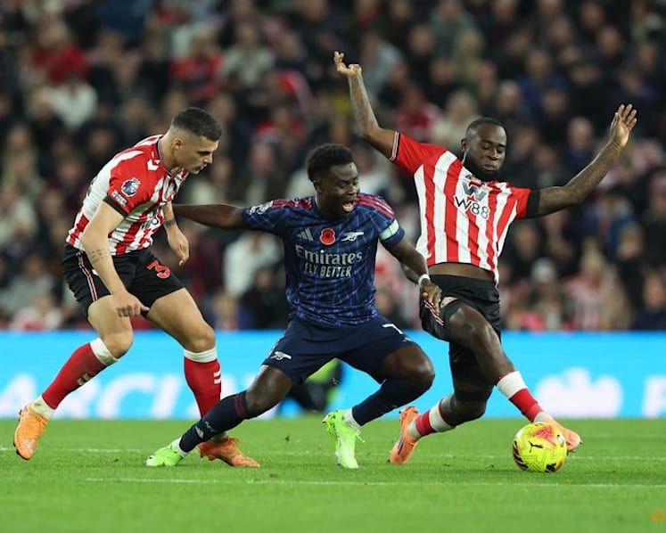 Sunderland halt Arsenal's winning run with last-gasp 2-2 draw