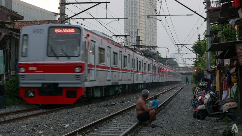 Tinggalkan bantaran rel demi hunian baru, warga Senen berharap bisa menetap