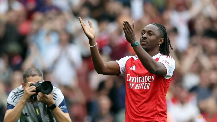 Arsenal sign Eze from Palace to bolster attack