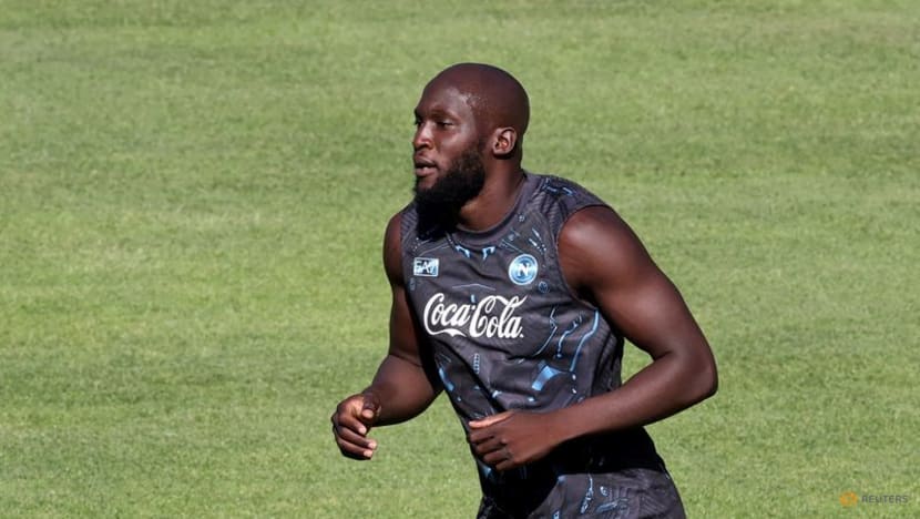Napoli's Lukaku sidelined with thigh injury, may need surgery Napoli's Lukaku sidelined with thigh injury, may need surgery