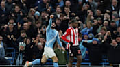 Manchester City narrow gap in table with dominant win over Sunderland