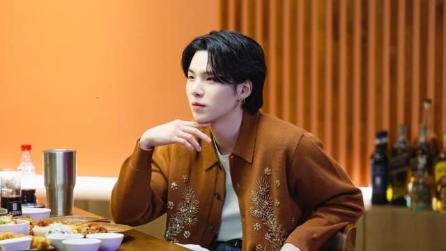 BTS SUGA路边醉倒画面曝光　骑电动脚车擦撞护栏被警方发现