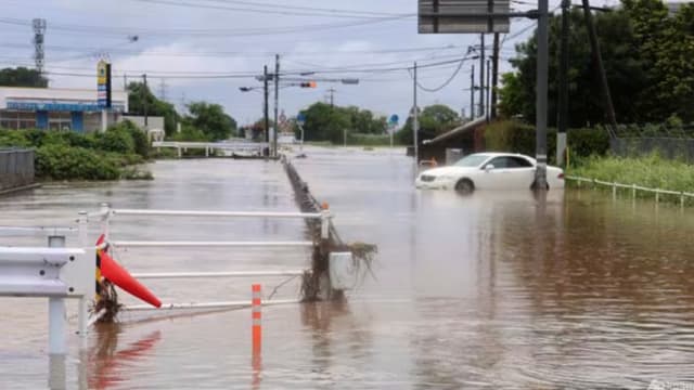 日本九州连日暴雨引发土崩水灾 造成一死两失踪