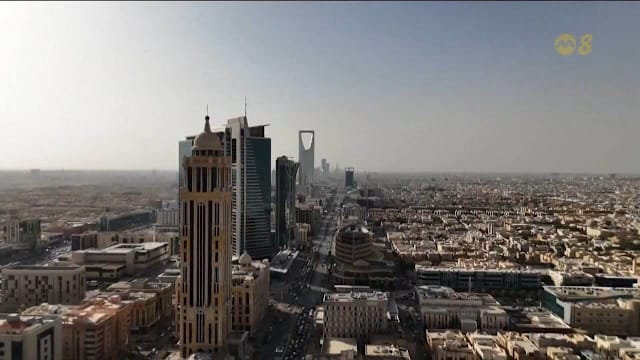 我国驻中东使领馆 将酌情安排国人撤离