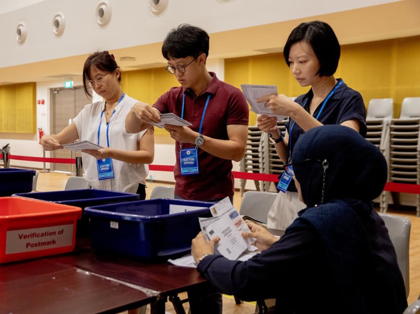 Election officials manually sorting out the postal votes for the Presidential Election 2023, at the Public Counter Building of the Elections Department, on Sept 12, 2023. Election officials manually sorting out the postal votes for the Presidential Election 2023, at the Public Counter Building of the Elections Department, on Sept 12, 2023.
