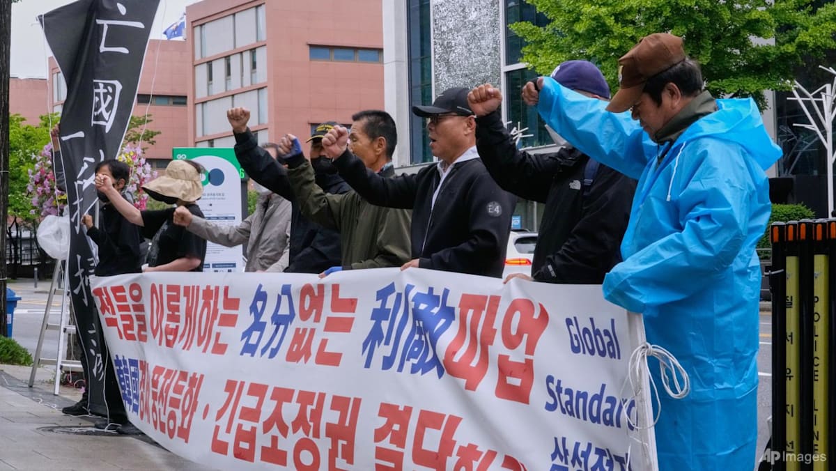 Samsung shareholders vow legal action over tentative union deal