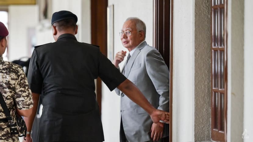 Najib applies to introduce fresh evidence over royal order on ‘house arrest’; hearing adjourned Najib applies to introduce fresh evidence over royal order on ‘house arrest’; hearing adjourned
