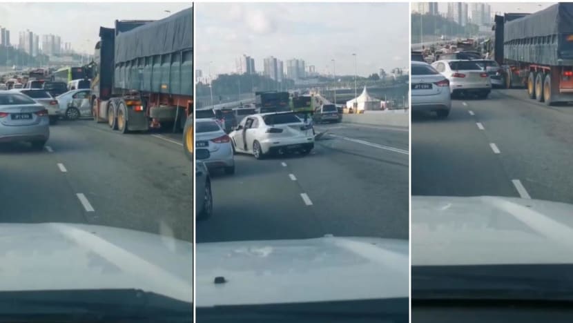  Lorry crashes into 11 vehicles on Causeway leading to Woodlands Checkpoint 