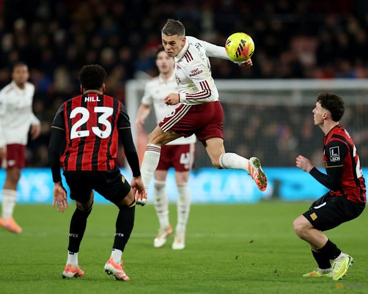 Rice double at Bournemouth puts Arsenal six points clear