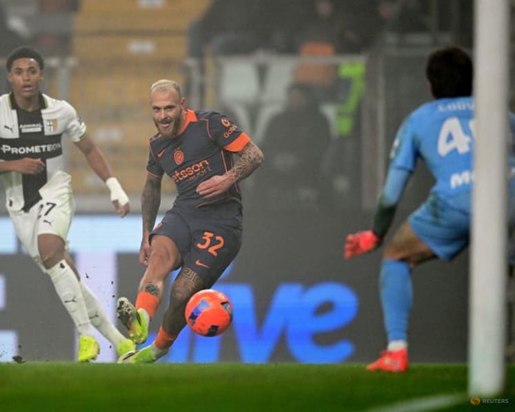 Inter move clear at the top with 2-0 win at Parma