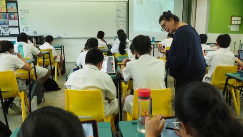 jelasBERITA: Mutu latihan guru lebih penting daripada tempoh program NIE? jelasBERITA: Mutu latihan guru lebih penting daripada tempoh program NIE?