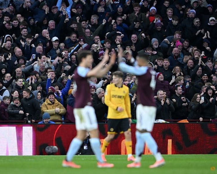 Kamara stunner sends Villa third with narrow win over Wolves
