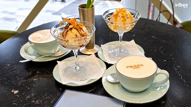 在Prada Caffè吃意式冰淇淋，可以很有仪式感