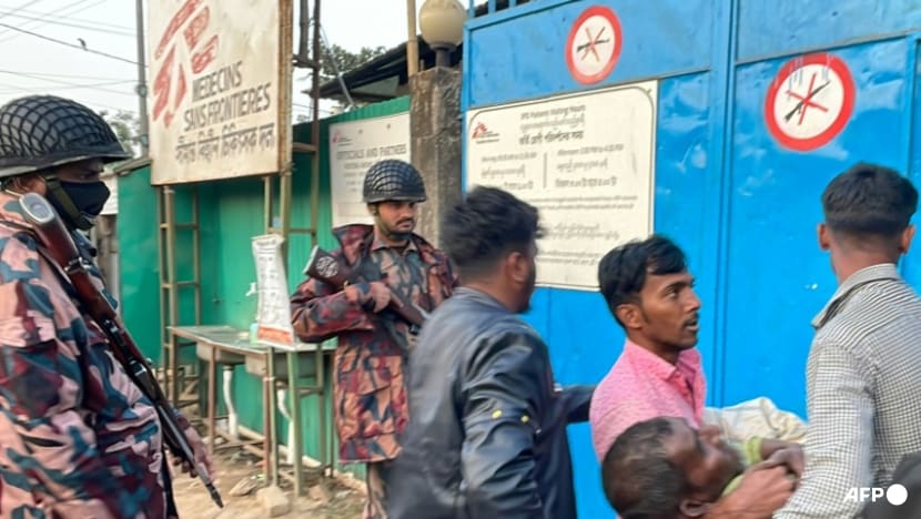 Myanmar border guards flee to Bangladesh amid clashes with rebels