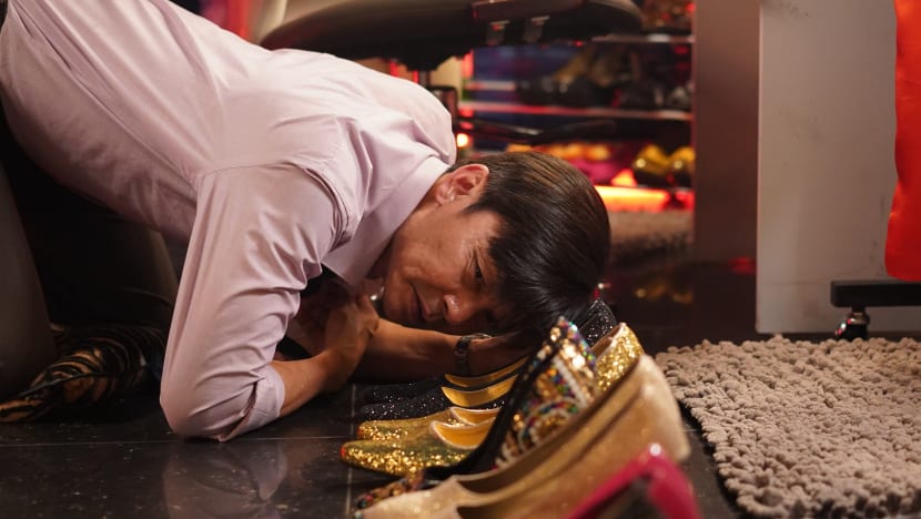 Number 1 Review: Mark Lee Goes All In For Cross-Dressing Farce Number 1 Review: Mark Lee Goes All In For Cross-Dressing Farce