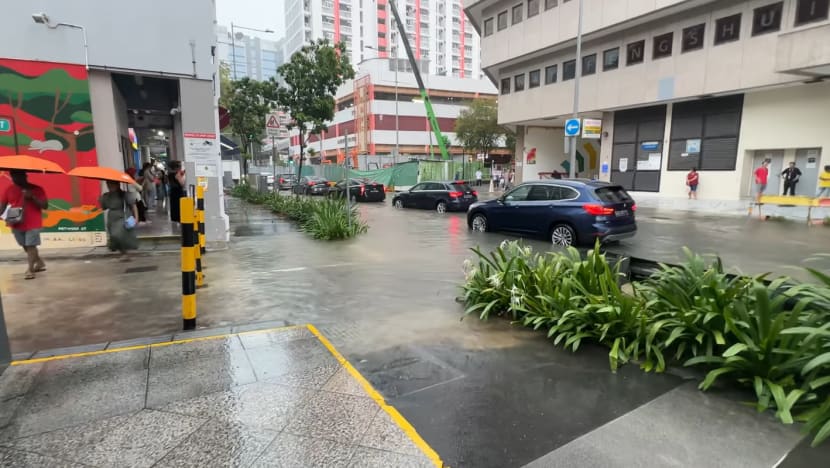 Heavy rain triggers flash flood near Bugis, warnings in several locations Heavy rain triggers flash flood near Bugis, warnings in several locations