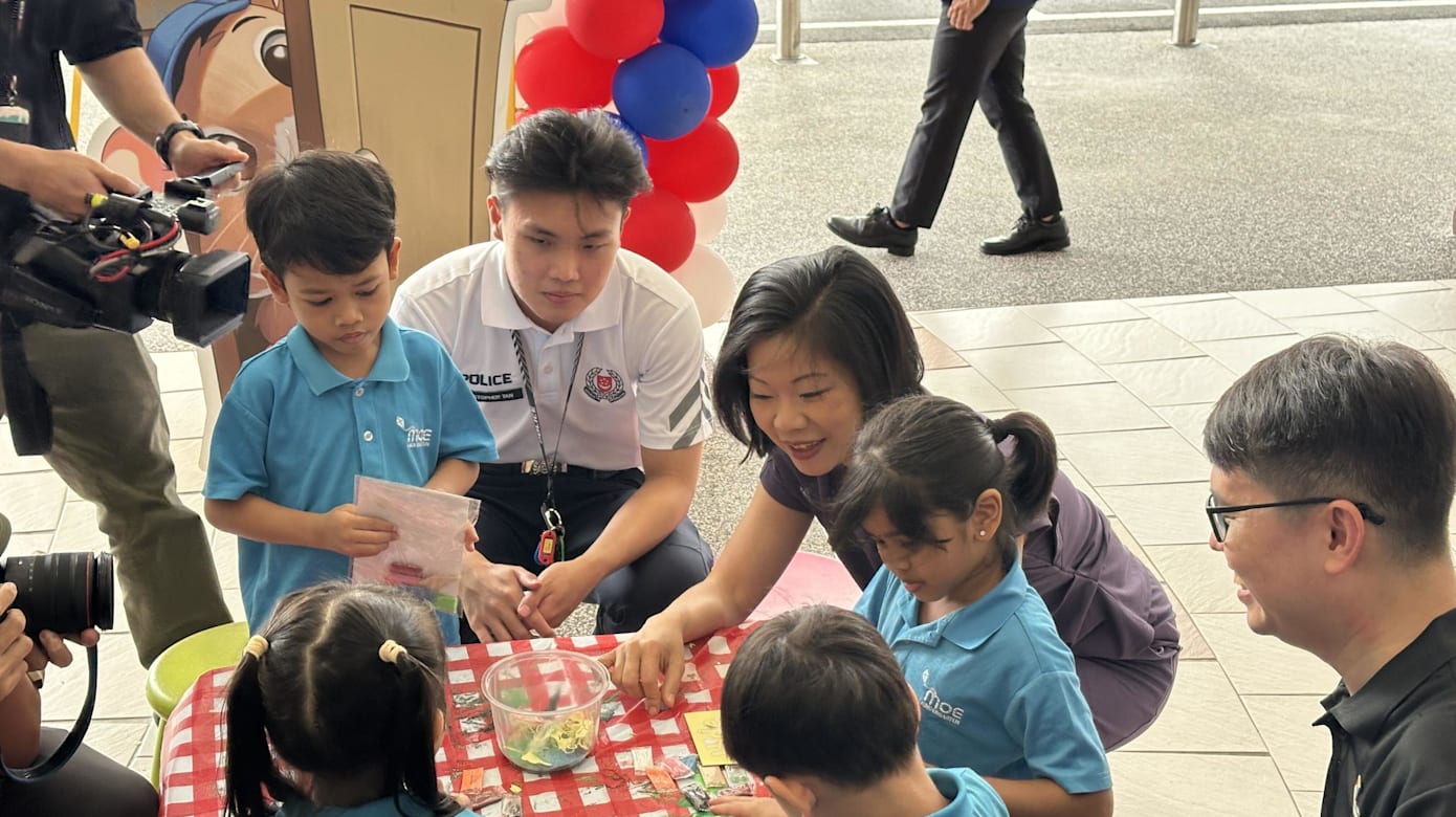 约240名学前儿童参加了在伟源小学的教育部幼儿园举办的全国保家安民计划嘉年华。（图：沈欣颖）