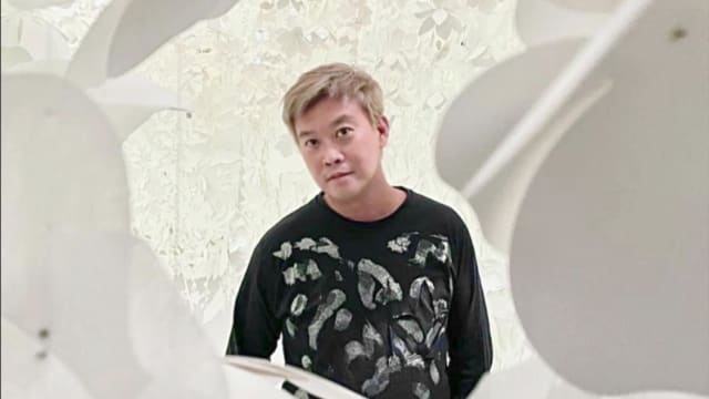喝醉后骑摩托失控撞车 媒体人胡锦伟认罪判监