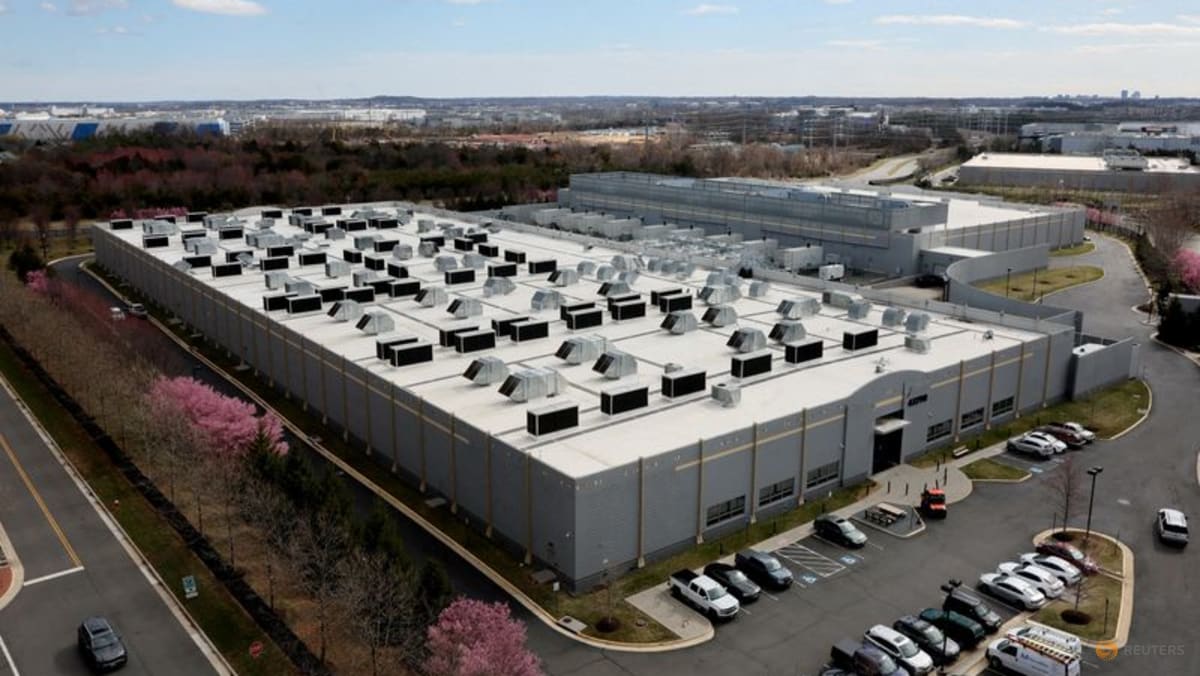 Analysis:Investors press Amazon, Microsoft and Google on water, power use in US data centers
