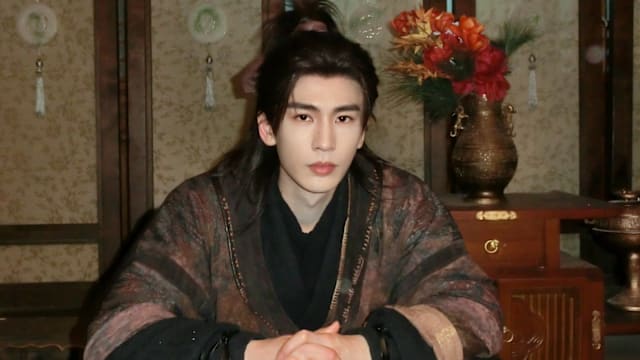 张凌赫深夜宠粉！发Live图不动，理工魂上线亲自“抢修”