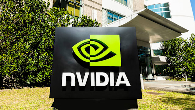 英伟达季度业绩超市场预期 助缓解AI泡沫担忧