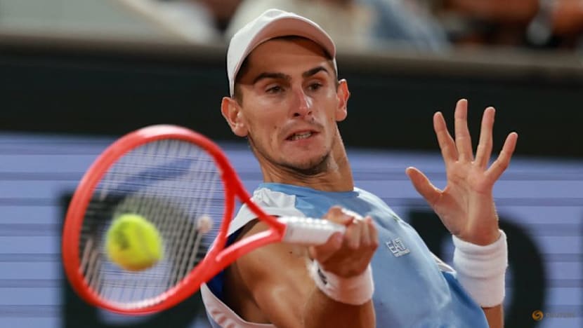 Arnaldi through to semi-finals as fellow Italian Berrettini retires injured