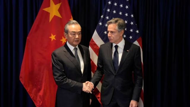一个月内第二次会晤 王毅和布林肯印尼会面