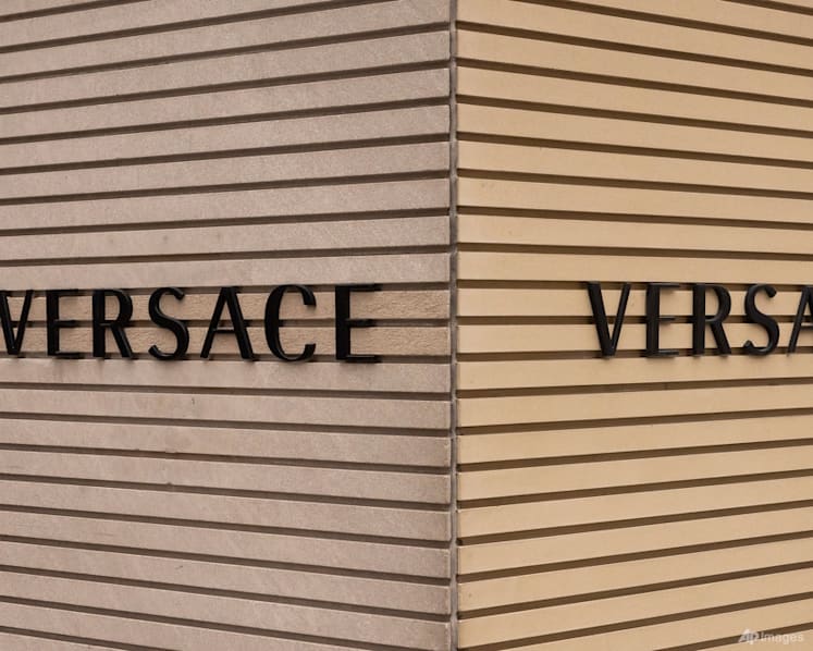 Prada announces that it has officially purchased fashion rival Versace