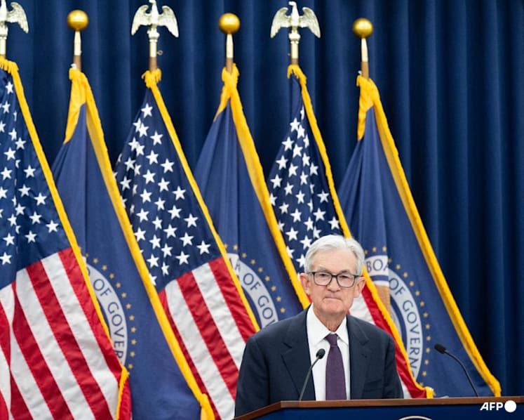 Fed's Powell dodges questions on his future, but has advice for his successor