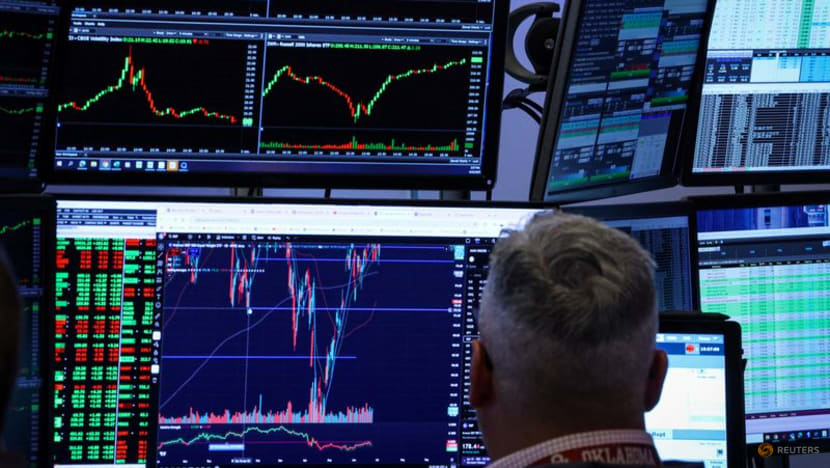 Global equity funds see outflows for second straight week Global equity funds see outflows for second straight week