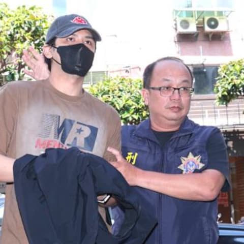 惊!陈零九涉嫌高血压造假逃兵,双手上铐被带回家搜证!