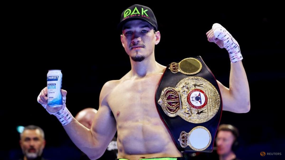 Brandon Figueroa loses WBA featherweight title after missing weight