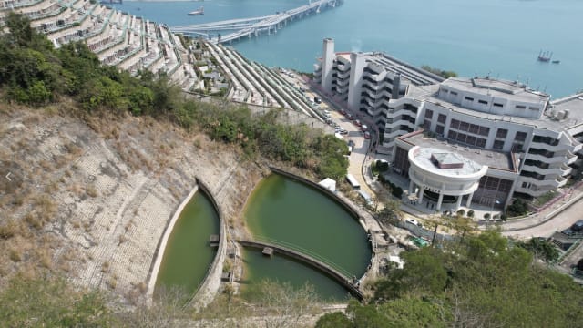 香港名媛分尸案 大批警力搜坟场水库 寻残肢头颅