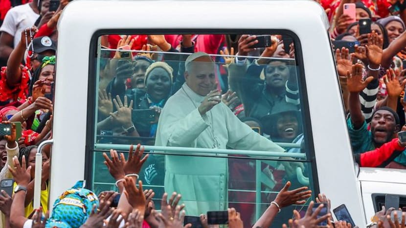 Pope urges Cameroon to reject violence at Mass that draws 120,000 people