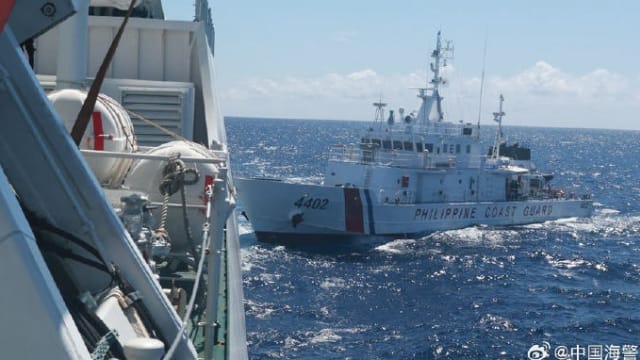 中国海警：菲律宾船只未经批准非法闯入仁爱礁 中方依法管理