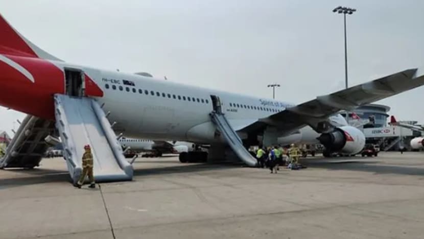 Penumpang pesawat Qantas guna gelongsor kecemasan susuli masalah hidraulik