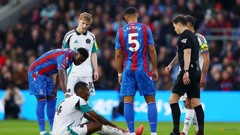 Newcastle hope for Isak's quick recovery after injury at Palace Newcastle hope for Isak's quick recovery after injury at Palace