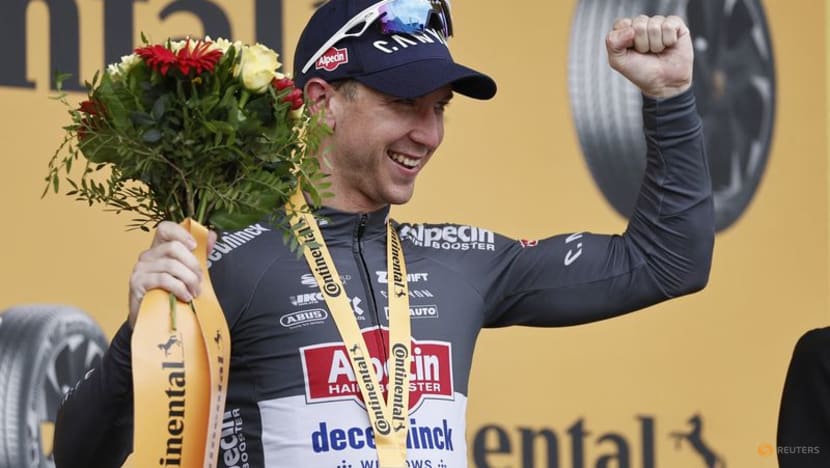 Groves avoids crash to win Tour Stage 20, Pogacar retains lead