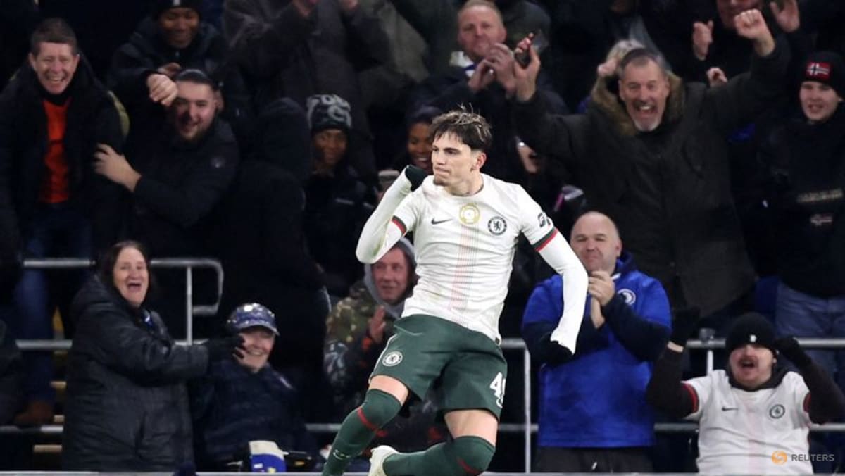 Chelsea edge past third-tier Cardiff to reach League Cup semi-finals