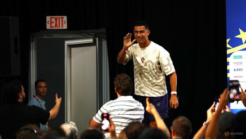 Relaxed Ronaldo keeps focus on Spain rather than his future