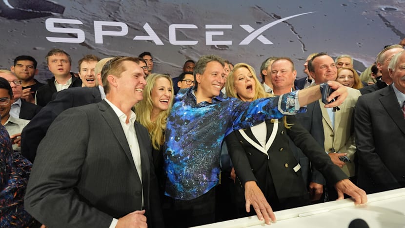 Wall Street climbs as SpaceX shares launch, oil slides on Mideast deal hopes